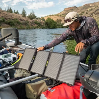 Yeti 300 og Nomad 50+ solcelleaggregat