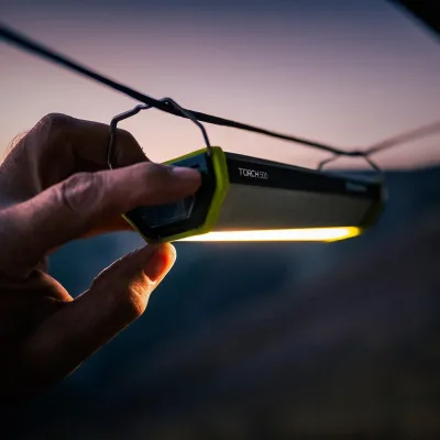 Nomad 10 solcellepanel + Torch 500 multifunksjonslampe